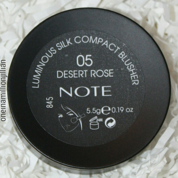 Note Cosmetics Luminous Silk Blush Compact + Brush - Picture 4 of 7